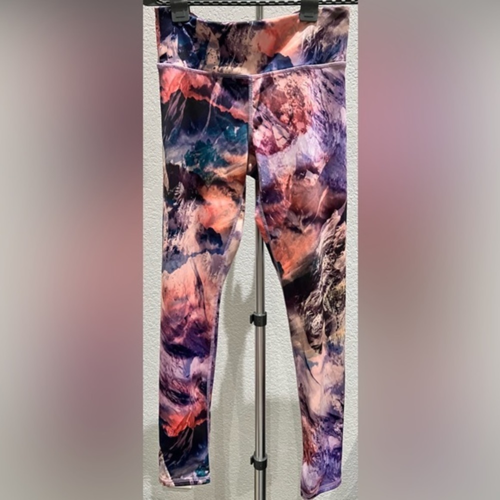 Old Navy girls active leggings; size L (10/12); multicolor